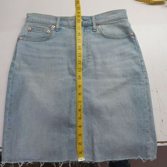 GAP Denim Skirt Women's Size 28 Raw Hem Light Wash Blue Mid Length - Picture 8 of 9